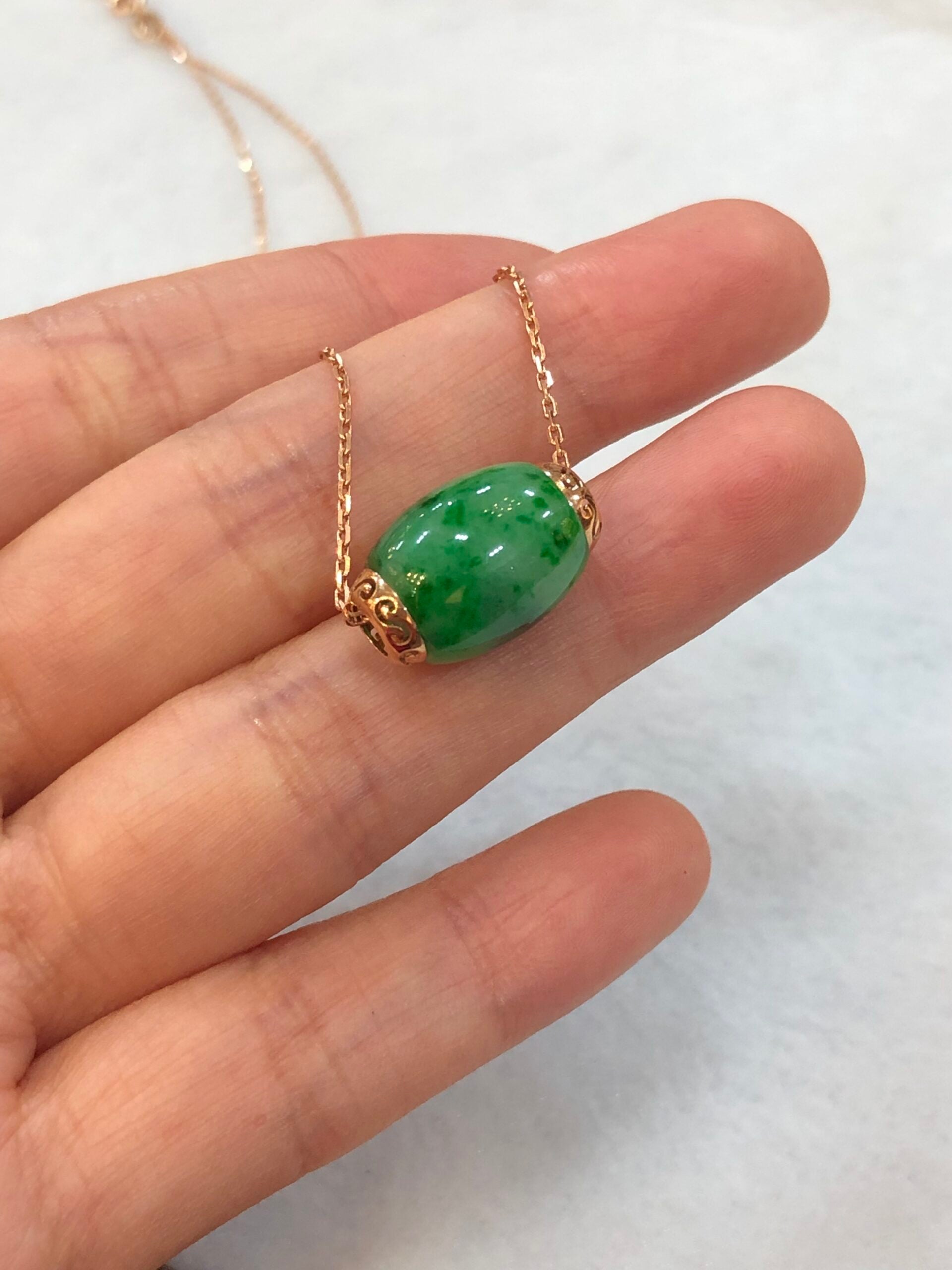 Green Jade Barrel(with gold chain)
