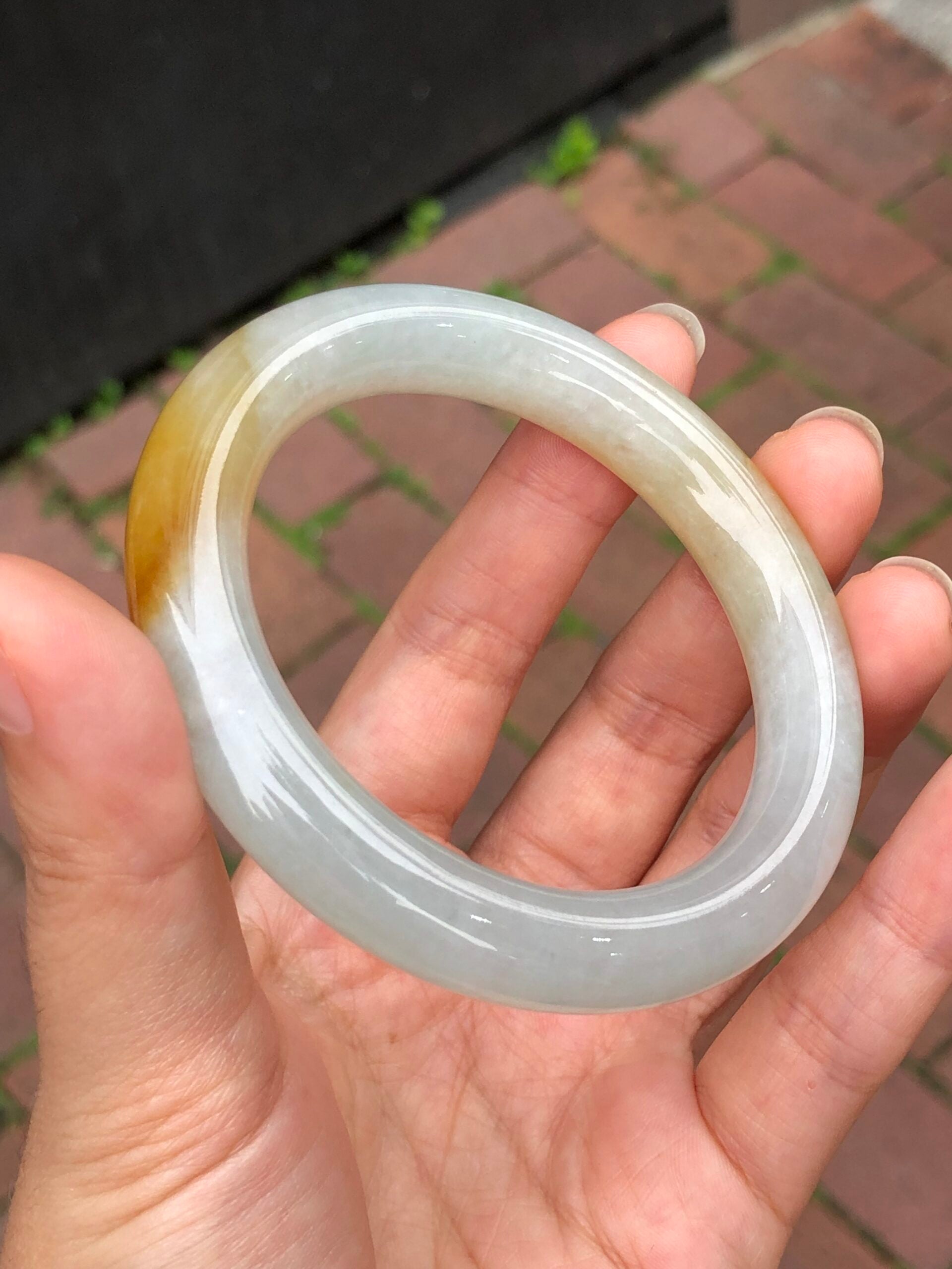 Honey Yellow Jade Bangle