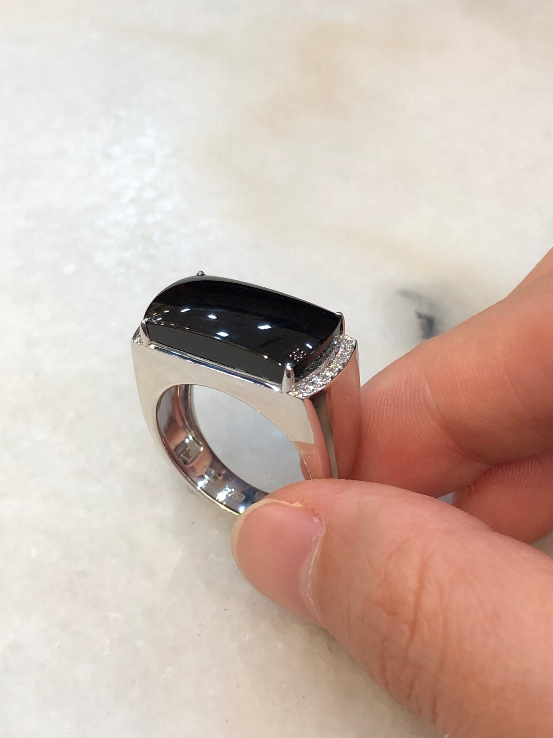 Mo Cui Jade Saddle Ring