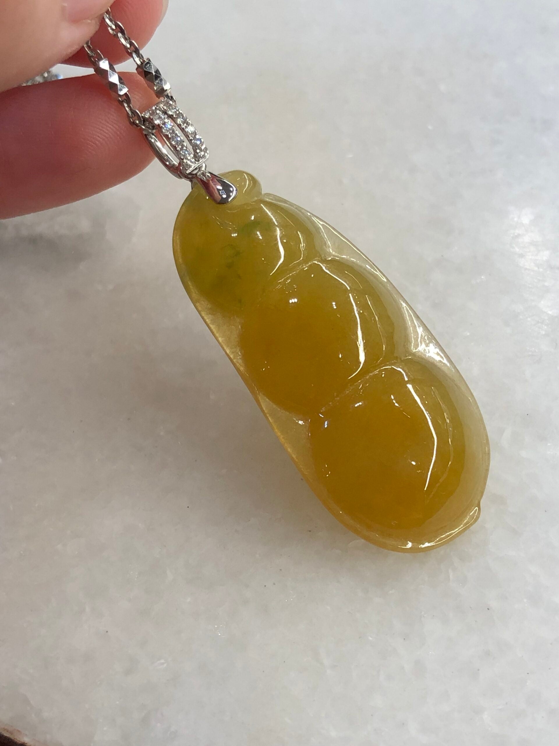 Icy Honey Yellow Jade Pea Pods Pendant