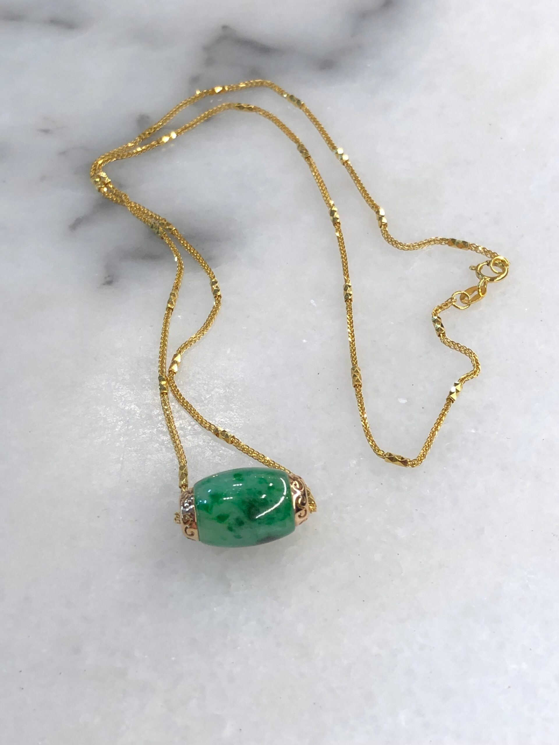 Green Jade Barrel(with 18K gold chain)
