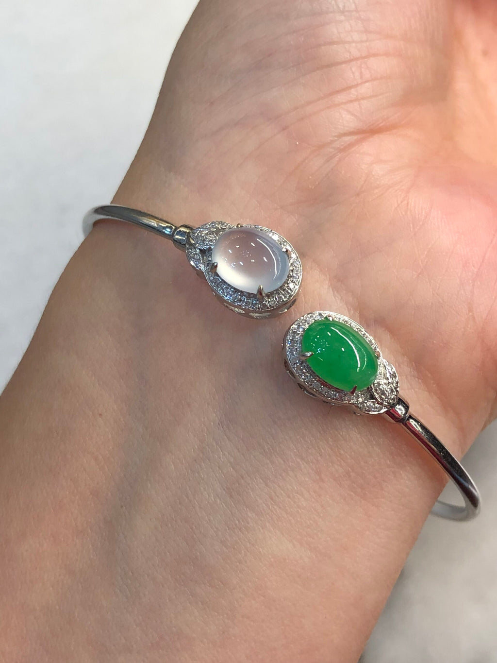 Green and Icy Jade Cabochons Bangle (Glassy Variety)