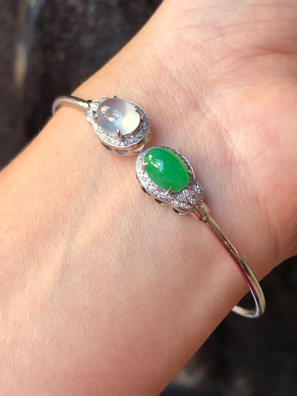 Green and Icy Jade Cabochons Bangle (Glassy Variety)