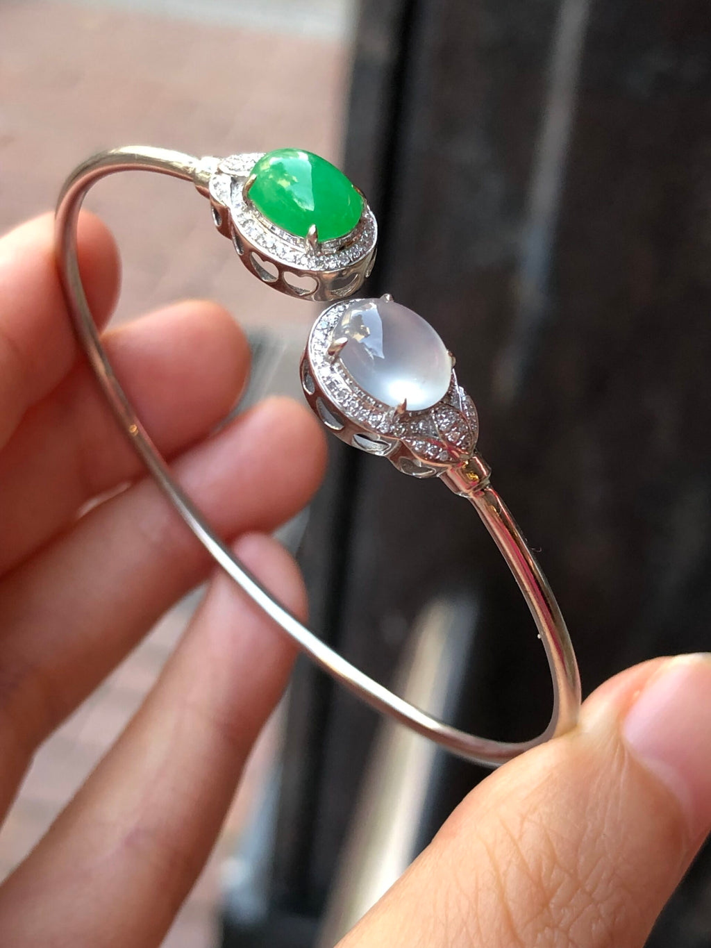 Green and Icy Jade Cabochons Bangle (Glassy Variety)