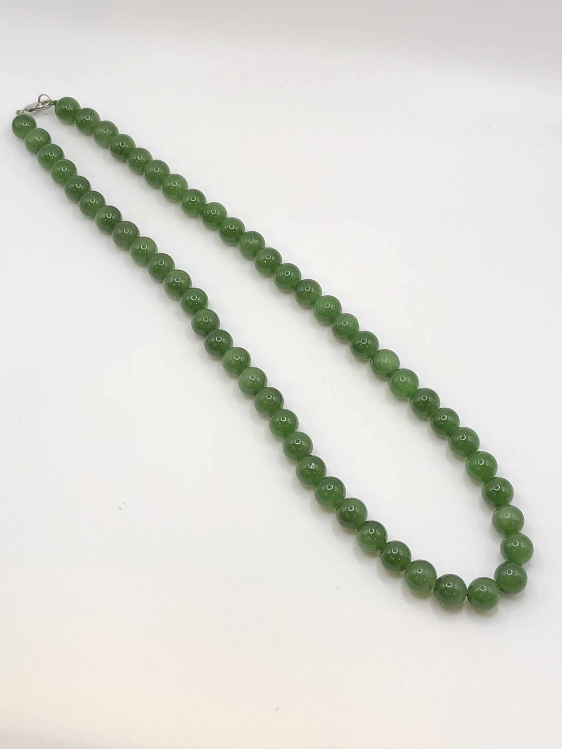 Jade bead on sale necklace value